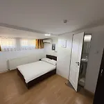 Casa de hóspedes Ada 3*