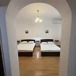 Pensión Ada 3*