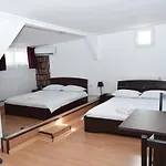 Ada 3*