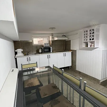 Gasthuis Ada Boekarest