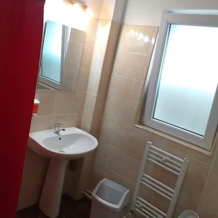 Ada Guest house *