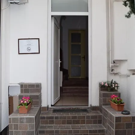 Ada * Bukareszt